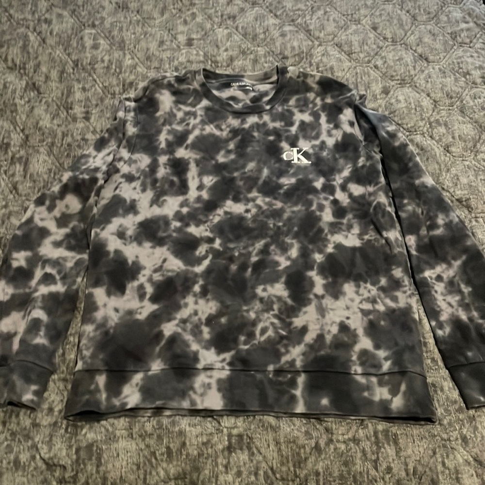 Men’s pullover sweater